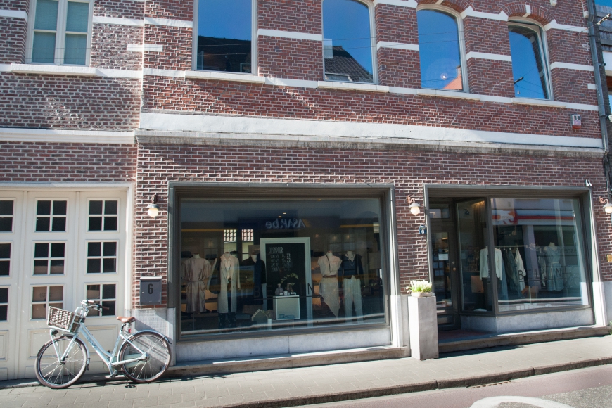 Kledingwinkels geel new arrivals